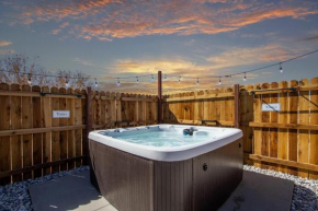 Getaway Bliss : Hot Tub, Mountain Views & Stars